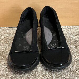 Bzees Black Wedge Shoes: Size 7.5